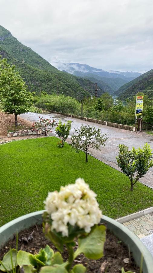 Lugina E Komanit Экстерьер фото